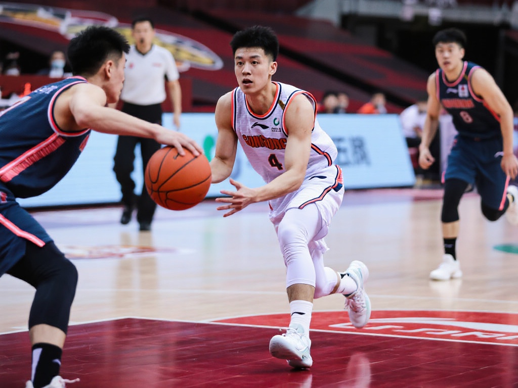 陈盈骏38分钟高效表现,贡献20分4篮板6助攻3抢断 陈盈骏的4个篮板虽然在数据上并不突出,但