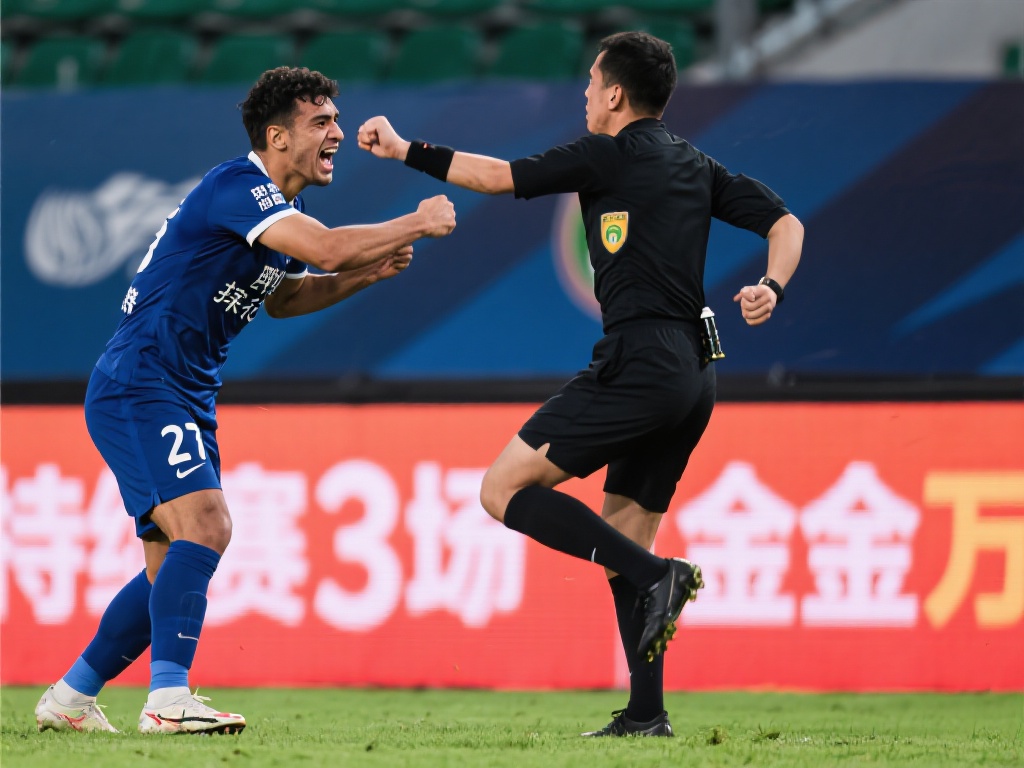 中足联宣布:拜合拉木因击打对手被追加禁赛3场并罚款3万 据中足联官方公告,拜合拉木在近期的一场比