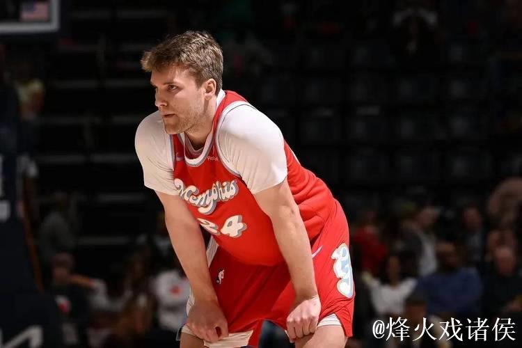 斯潘塞三分再发威，灰熊末节狂飙20分领先