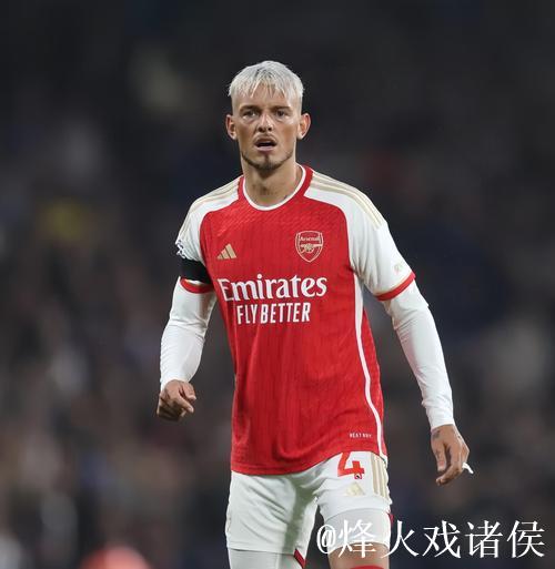 阿森纳中卫本-怀特腿筋受伤,预计缺阵4至6周,BBC报道 阿森纳中卫本-怀特腿筋受伤,预计缺阵4至6周,BBC报道