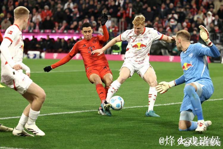 德甲-莱万穆勒建功屈桑斯惊艳世界波 拜仁4-0大胜狼堡 德甲-莱万穆勒建功屈桑斯惊艳世界波 拜仁4-0大胜狼堡